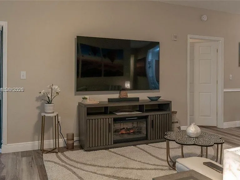 2916 Tuscany Ct #201 — Photo 6