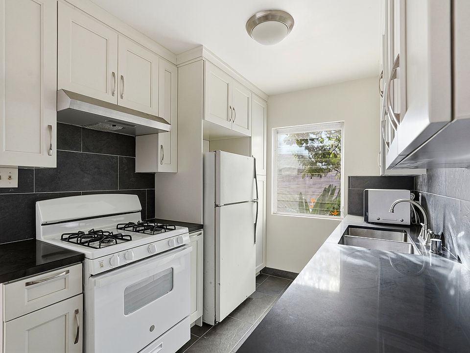 1st image of 1475 S Wooster St APT 3