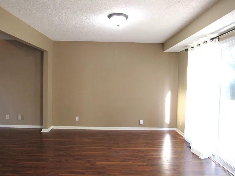 15146 Glenwood Ave #15146 — Photo 8