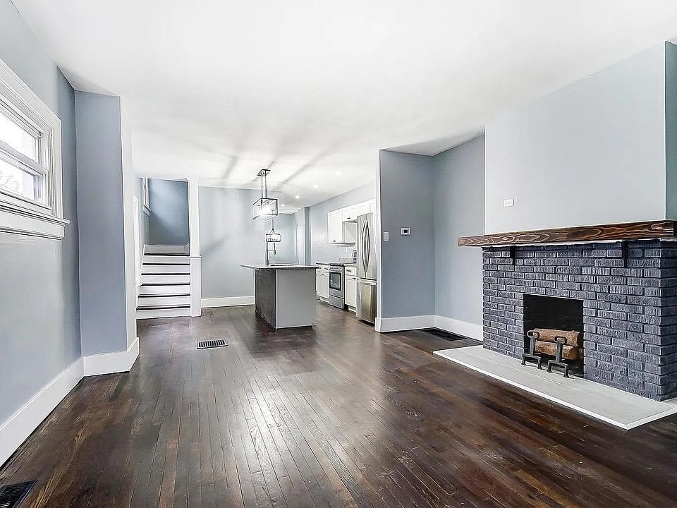 1st image of 2432 Wayne Ave #2434
