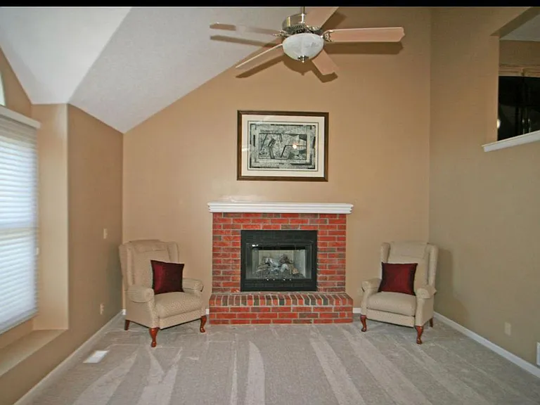 15804 Horton St — Photo 3