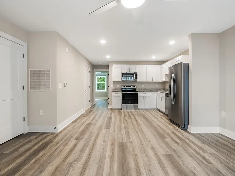 303 Linwood St — Photo 10