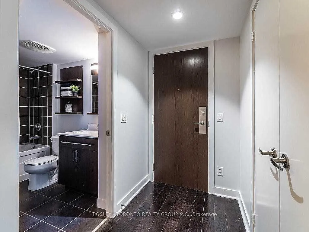 Zip Condos — Photo 2