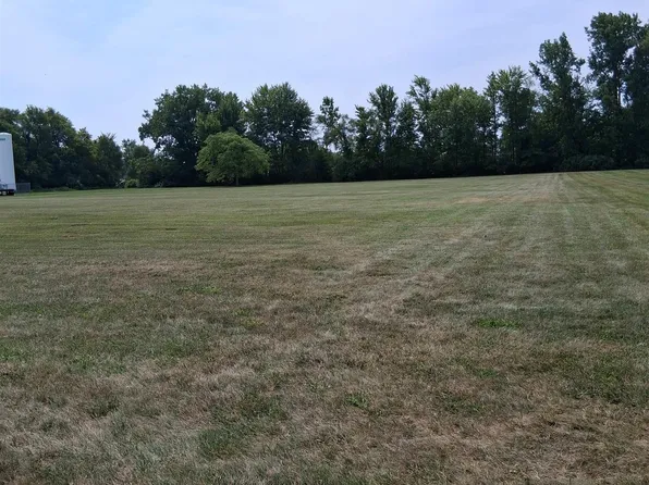 300 Sherman St, Blissfield, MI 49228