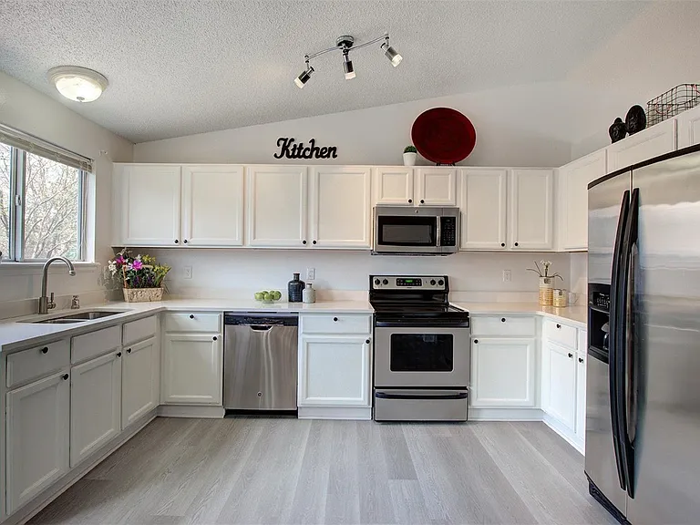 9687 Newcastle Dr — Photo 5