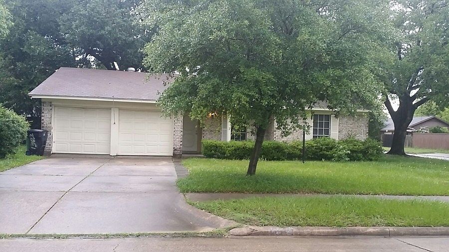 1st image of 1302 Saddle Rock Dr
