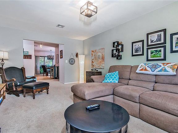 5th image of 54 Milford Ln APT 2R