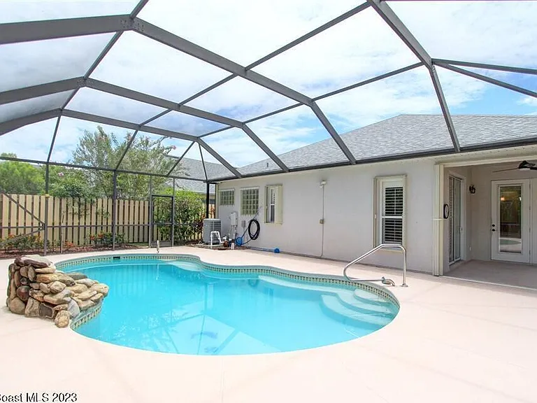 1648 Kestrel Ct — Photo 31