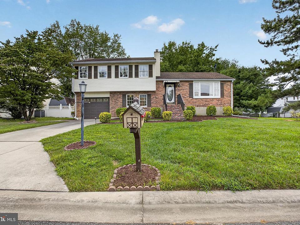 1st image of 617 Green Spring Dr