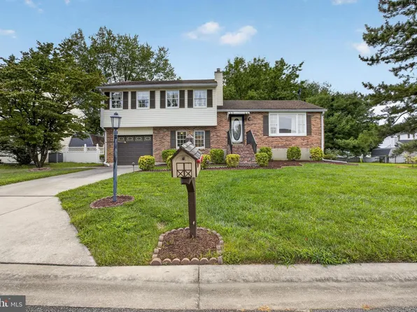 617 Green Spring Dr, Bear, DE 19701