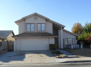 2558 Joshua Hills Dr, Palmdale, CA 93550