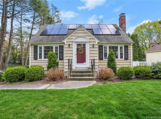 220 Edison Rd, Trumbull, CT 06611