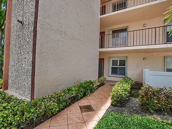 5th image of 14623 Bonaire Boulevard #101