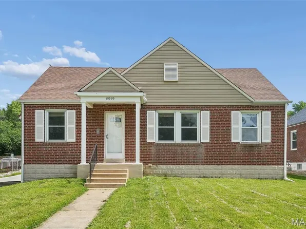 8919 Shawnee Ln, Saint Louis, MO 63114