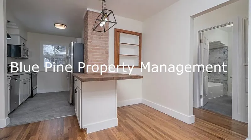 4 bed, 2.0 bath, 1696 sqft, $1,900 — Photo 3