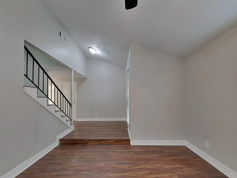 4238 Burkegate Dr — Photo 2