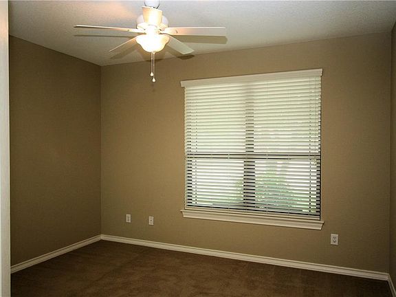 4th image of 506 Whistlers Walk