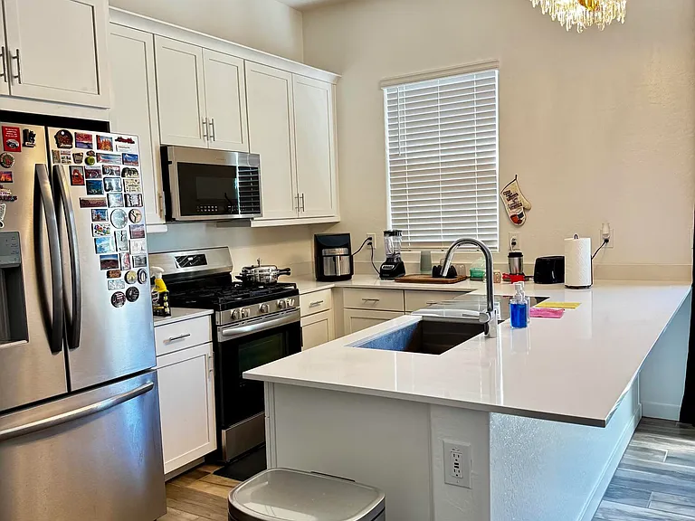 3173 W Peak View Rd — Photo 1