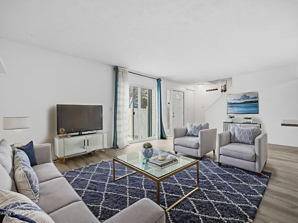 5258 Captains Ct #E, Columbus, OH 43220