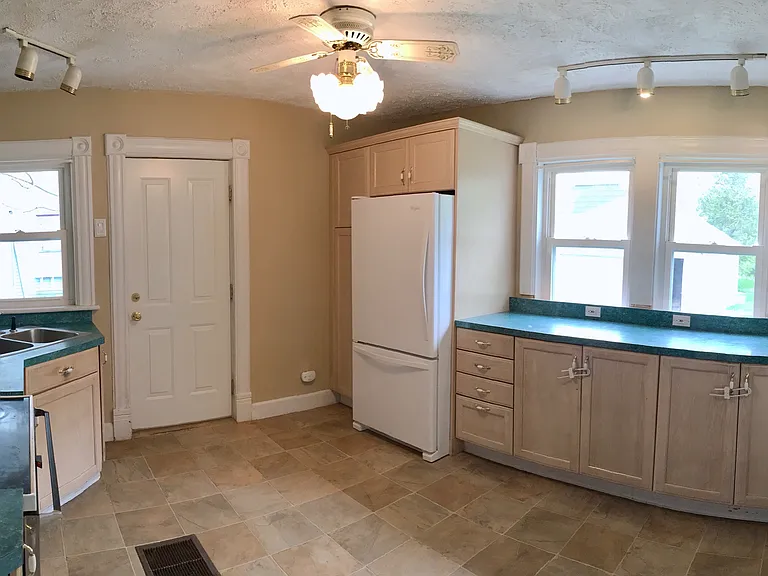 4 Pleasant St — Photo 11