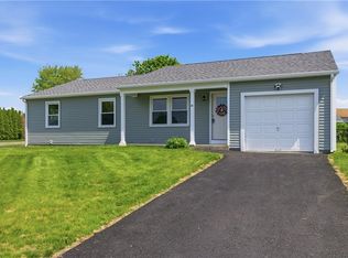 10 Wagon Wheel Ln, Woonsocket, RI 02895