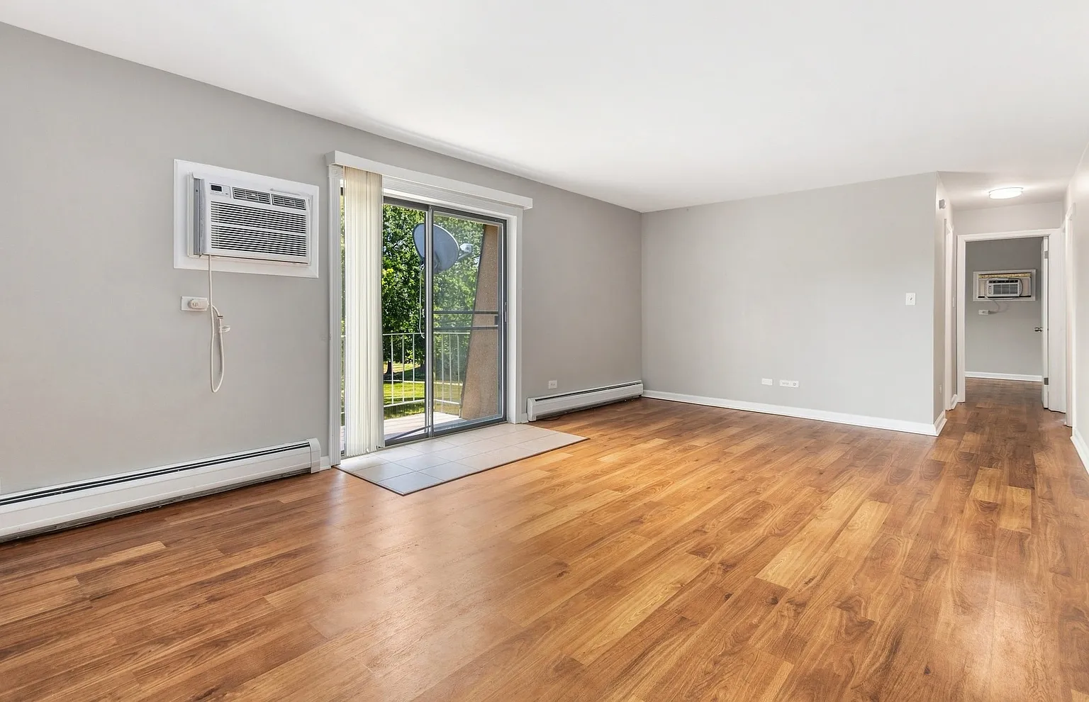 2 bed, 1.5 bath, 1070 sqft, $2,175 — Photo 2