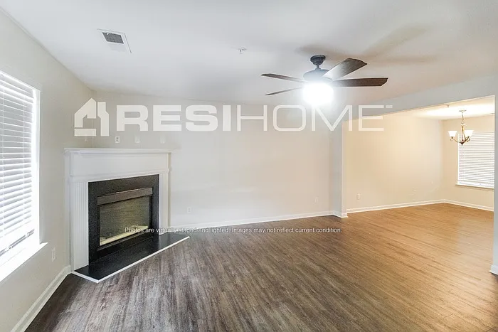 211 Coral Cir — Photo 4