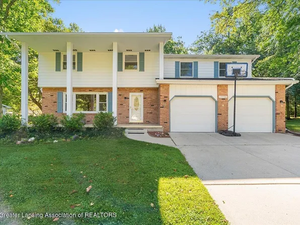 12860 Crescent Dr, Grand Ledge, MI 48837