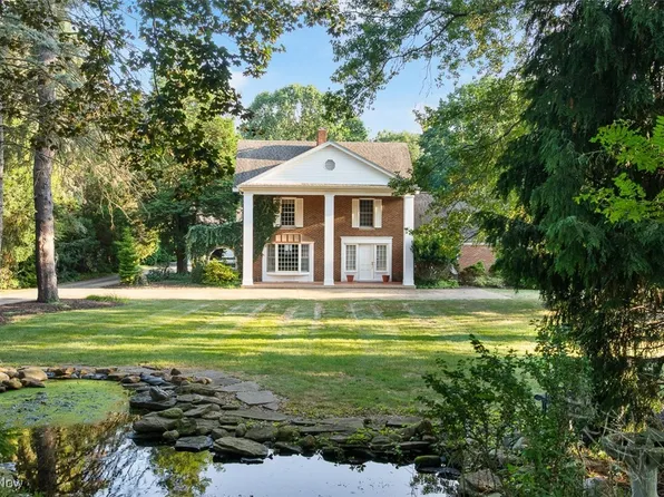 256 Everhard Rd SW, North Canton, OH 44709