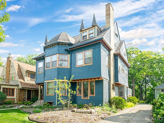 2nd image of 60 College Ave NE
