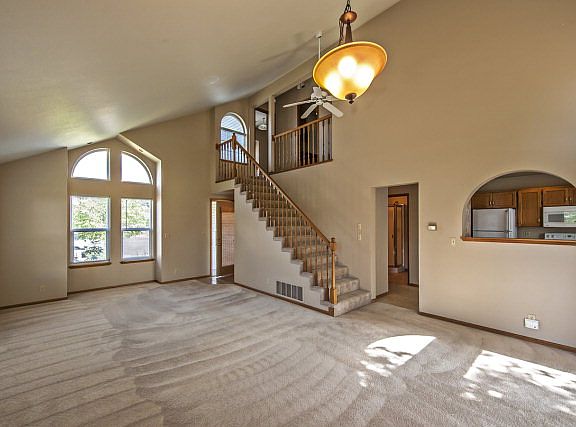 2nd image of 814 SE Marine Dr
