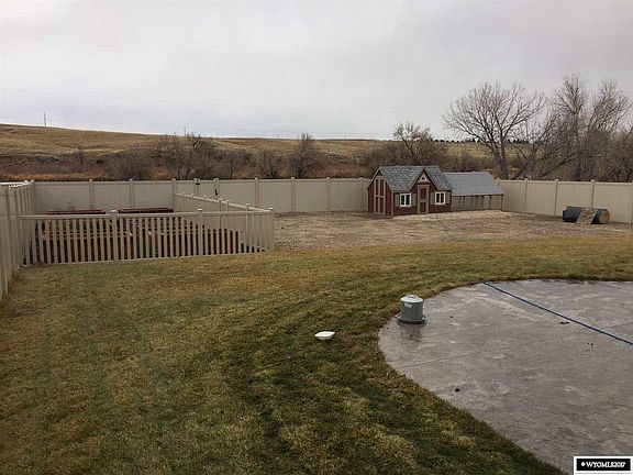 3rd image of 763 Camp Davis Cir