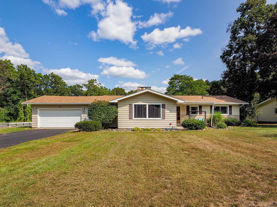 1st image of 109 Harper Creek Dr
