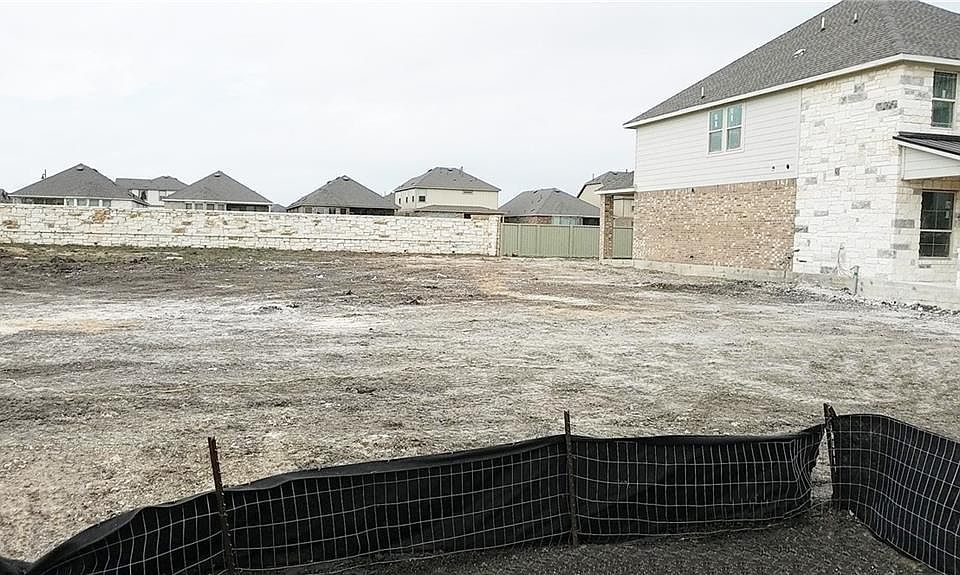 1st image of 105 Calera St