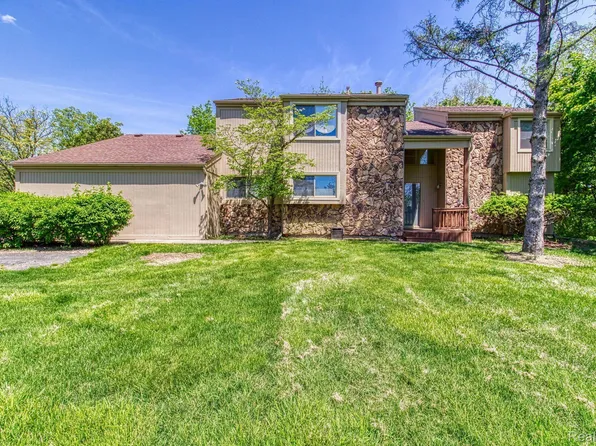 29295 Wildbrook Dr, Southfield, MI 48034