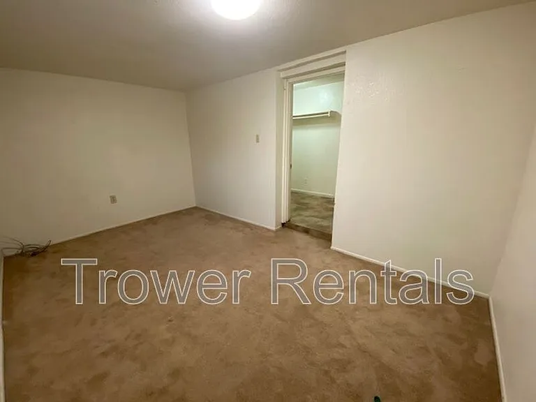 2620 Cambridge St — Photo 27