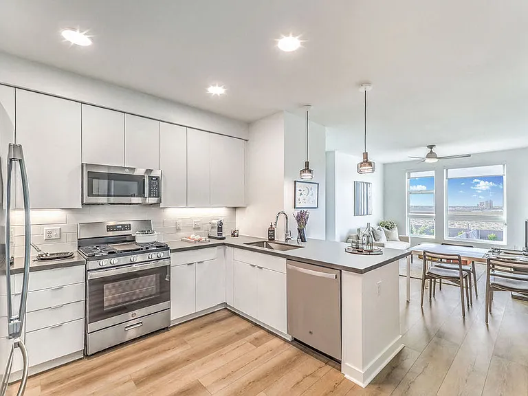 Ariva Luxury Residences — Photo 36