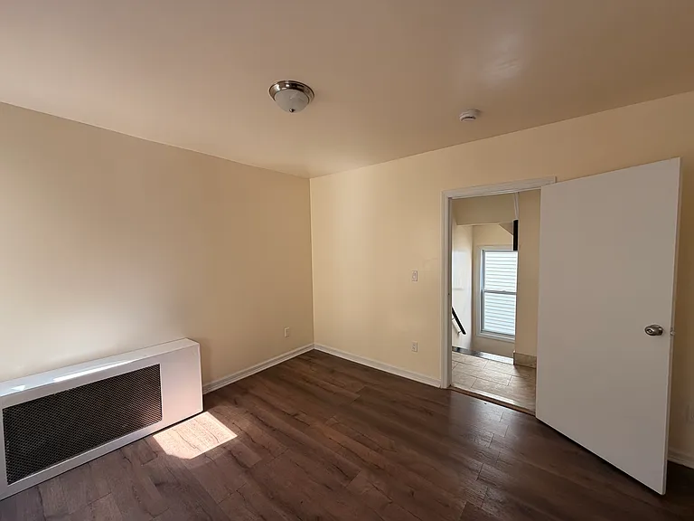 310 S 7th Ave — Photo 18