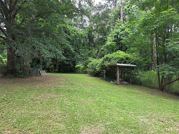 3rd image of 821 Shipp Cir NW