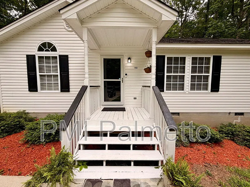 3 bed, 2.0 bath, 1210 sqft, $1,425 — Photo 2