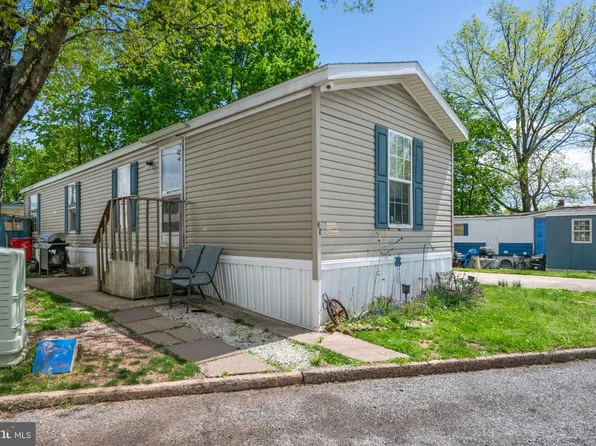 35 John Ave, Birdsboro, PA 19508