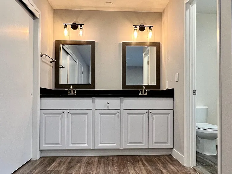 698 Danforth Dr — Photo 16