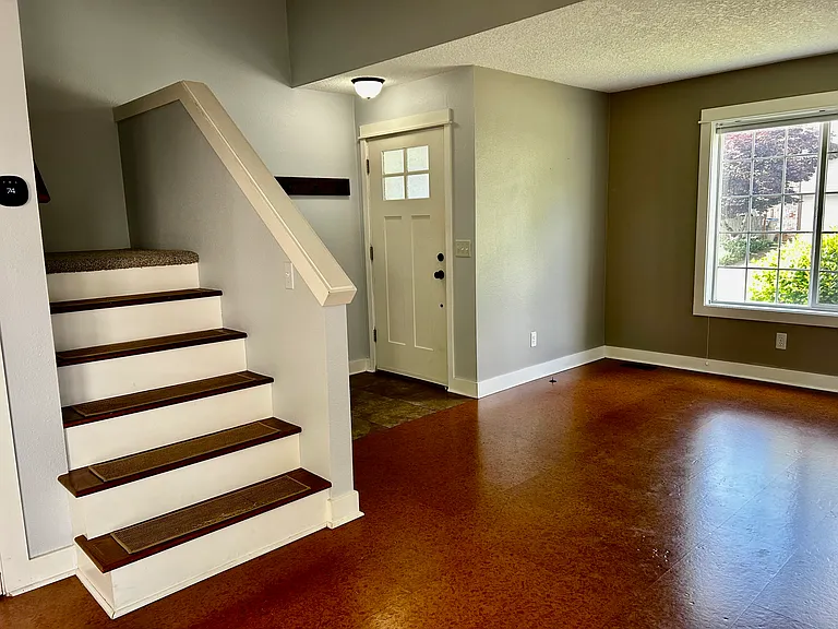 16018 SW Redclover Ln — Photo 2
