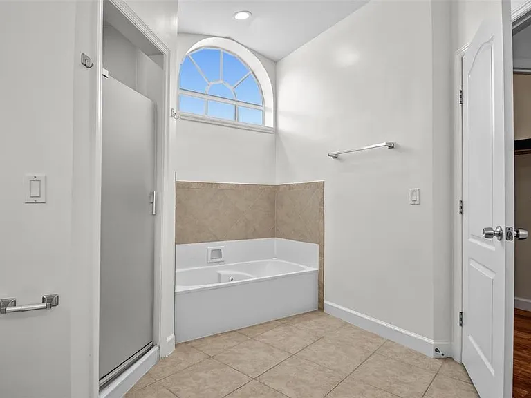 231 Wellington Dr — Photo 13
