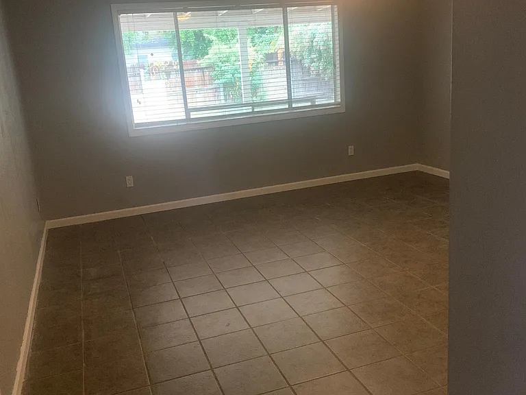 1730 S Demaree St — Photo 10