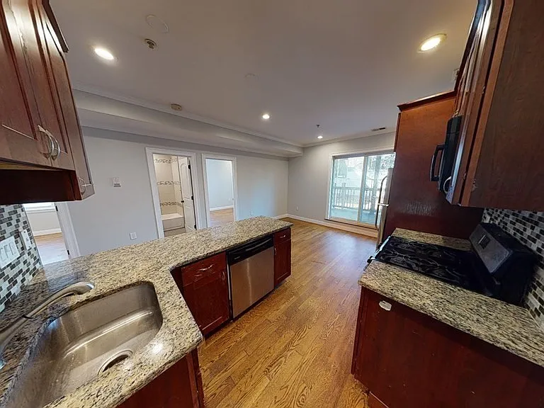27 Chestnut Ave #1 — Photo 3