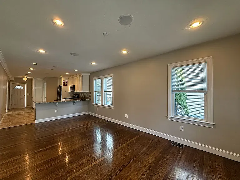 210 Cedar St #1 — Photo 16