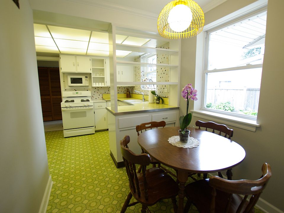 Dinette into kitchen