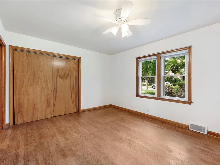 429 S Stratford Ave — Photo 16