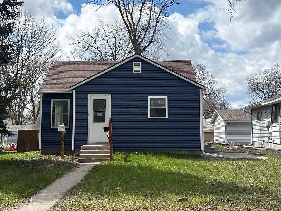 1st image of 311 17th St N